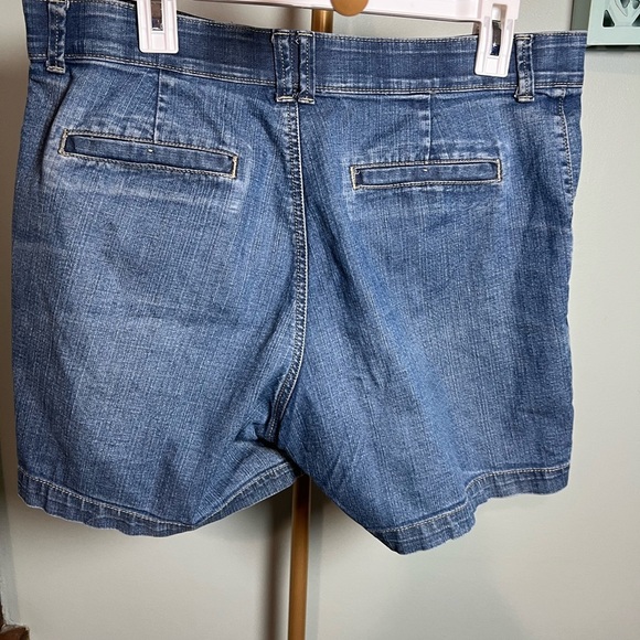 Lee Blue Jean Shorts with Comfort Waistband and Mid-Thigh Length - Picture 3 of 5